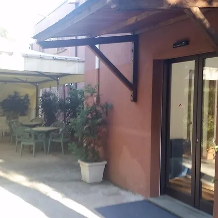 Calaghena 公寓式酒店