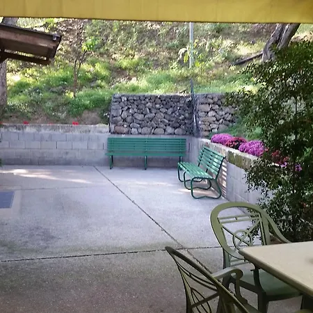 Calaghena 公寓式酒店 *