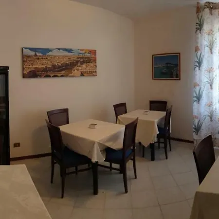 Calaghena 公寓式酒店 蒙泰保内